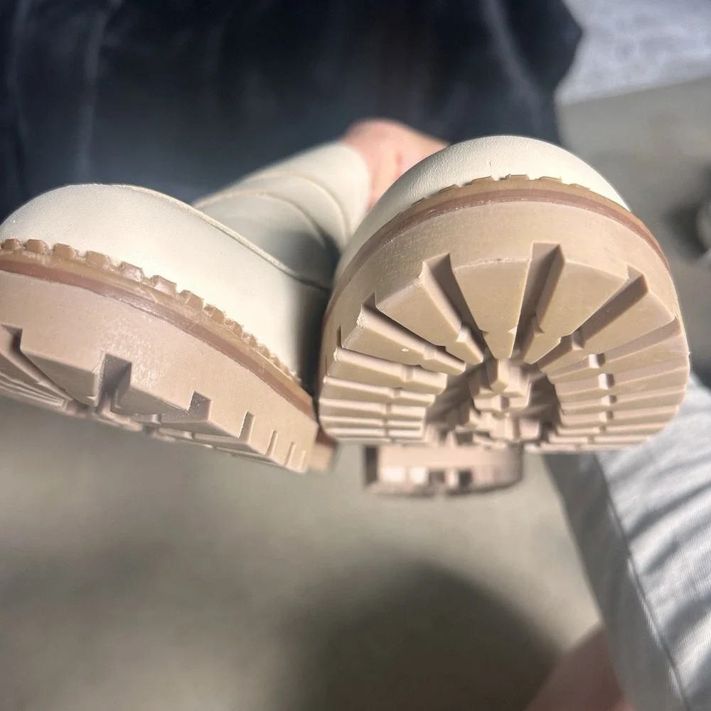 Bertuchi Mid-Heel Penny Loafers sz8.5 M Beige Leather Stitched Detail Tread New - Picture 8 of 8